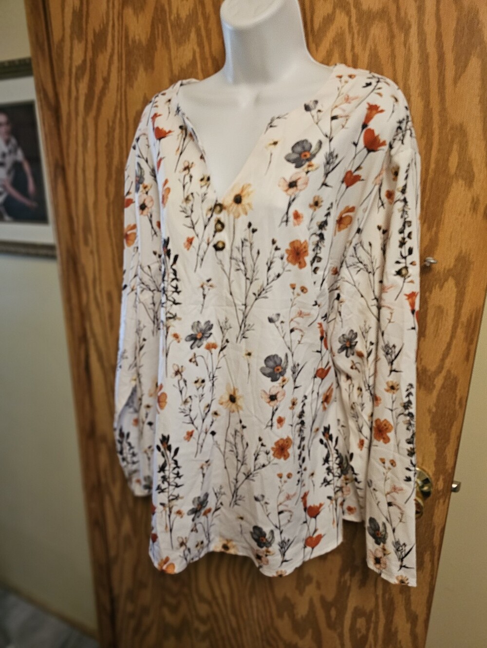 NWOT 4X WOMANS TOP